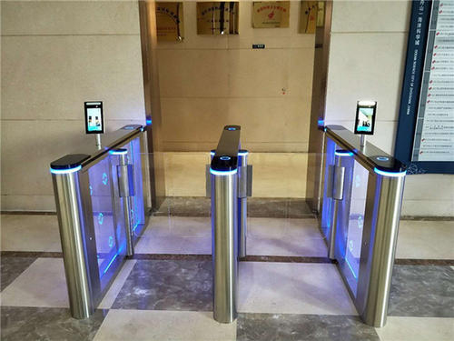 傳統(tǒng)閘機(jī)已明日黃花？人臉閘機(jī)在革命！ 哪家好？?jī)r(jià)格怎么樣？代理招商，生產(chǎn)廠家，價(jià)格，哪家好，多少錢，品牌，報(bào)價(jià)，廠家，哪個(gè)公司好 