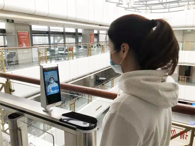 防疫功臣,北京連續(xù)9天無新增確診病例,路可路美人臉測溫閘機(jī)功不可沒 哪家好？價(jià)格怎么樣？代理招商，生產(chǎn)廠家，價(jià)格，哪家好，多少錢，品牌，報(bào)價(jià)，廠家，哪個(gè)公司好 